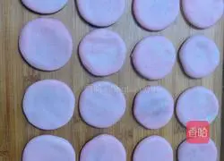 Illustration of how to make Sakura Crispy Pigment-free Dragon Fruit Version 10