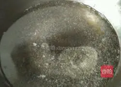 Illustration of how to make spicy beef noodles 2