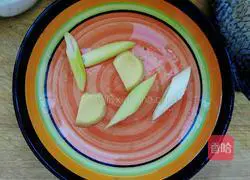 Illustration of how to make steamed Wuchang fish 8