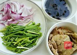 Illustration of how to make oily pork 4