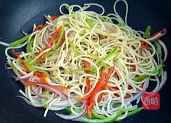 Illustration of how to make stir-fried spaghetti with black pepper and beef tenderloin 9