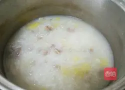 Illustration of how to make beef porridge 7