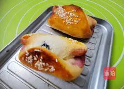 Illustration of how to make butter bread (mulberry jam) bread 14