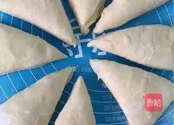 Illustration of making intestine bread 2