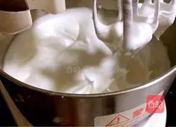 Illustration of how to make chiffon cake 6