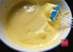 Illustration of how to make meat floss cake rolls 13