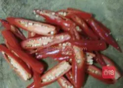 Illustration of how to make pepper-fried pork slices 1