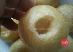 Illustration of how to stuff pork with braised oil and gluten 6