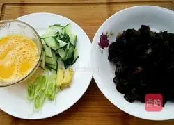 Illustration of how to make vinegared Mushu Pork 2