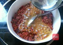 Illustration of how to make spicy spicy food 6