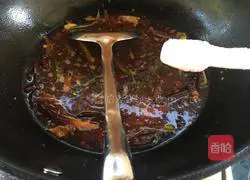 Illustration of how to make spicy fish in dry pot 17