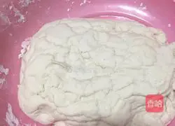 Illustration of how to make caterpillar bread 3