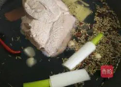 Illustration of how to cook pork elbows in rice cooker sauce 4