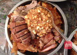 Illustration of hometown braised pork 7