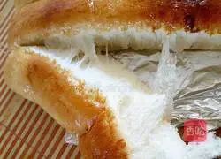 Illustration of how to make mellow milk buns (medium seeding method) 13