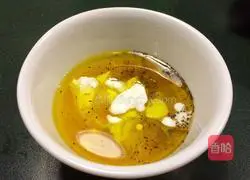 Illustration of how to make fruit and vegetable salad 5