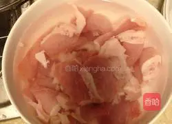 Illustration of steamed pork with lotus root powder 1