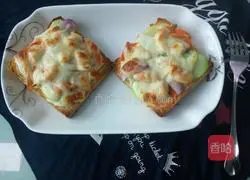 Illustration of how to make shrimp toast pizza 10