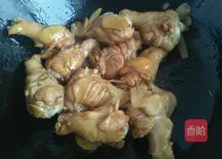 Illustration of how to make cola-braised chicken shanks 10