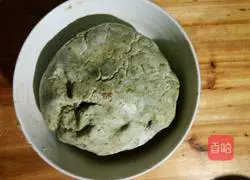 Illustration of how to make Qingming cake 4