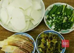  Illustration of how to make fried bait cubes 2