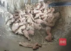 Illustration of how to make shredded pork with double flavor Beijing sauce 18