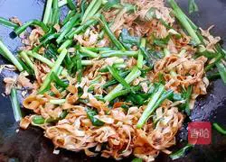 Chives Illustration of how to make tofu skin 3