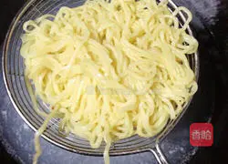 Illustration of how to make Hakka style pickled noodles 7