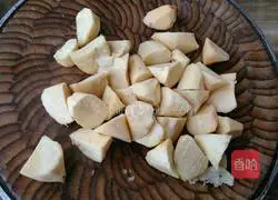 Illustration of how to make sweet potato steamed pork 5