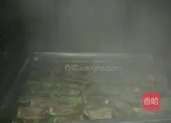 Illustration of how to make minced meat stuffed with green peppers 8