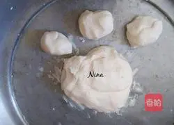 Illustration of how to make Hakka rice dumplings 8