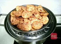 Illustration of how to make steamed pork with taro powder 10