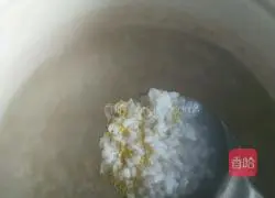 Illustration of how to make white porridge 3