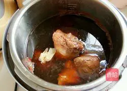 Illustration of how to make soy beef 11