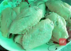 Illustration of braised chicken wings in oyster sauce 2