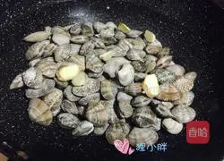 Illustration of how to make spicy clams 3