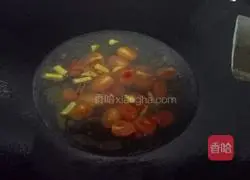 Illustration of how to make spicy and sour fish cubes 5