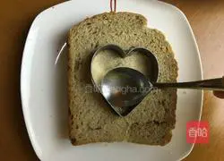 Illustration of how to make tuna and egg toast 2