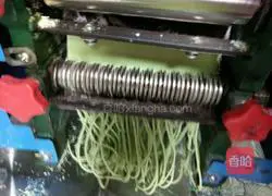 Illustration of how to make colorful vegetable noodles 8