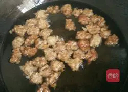 Illustration of making fried meatballs 8