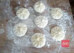 Illustration of how to make fried pork buns 8