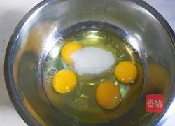 Illustration of how to make whole egg original cupcakes 4