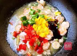 Illustration of how to stir-fry shrimps and rapeseed with colored peppers 10