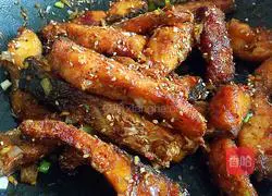 Illustration of how to make spicy fish with Chixiang sauce 18