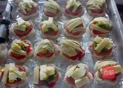 Mini Pizza Recipe Illustration 4