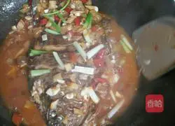 Illustration of how to make spicy and sour pickled fish 10