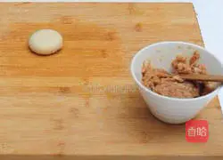 Illustration of how to make Su-style fresh meat mooncakes 5
