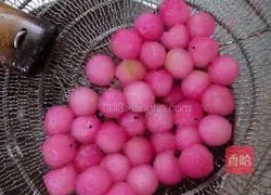 Illustration of how to make sweet and sour winter melon balls 2