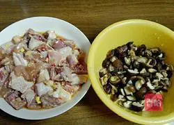 Illustration of how to make fried chicken with mushrooms 2