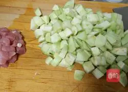 Illustration of how to make braised noodles with diced eggplant and meat 2